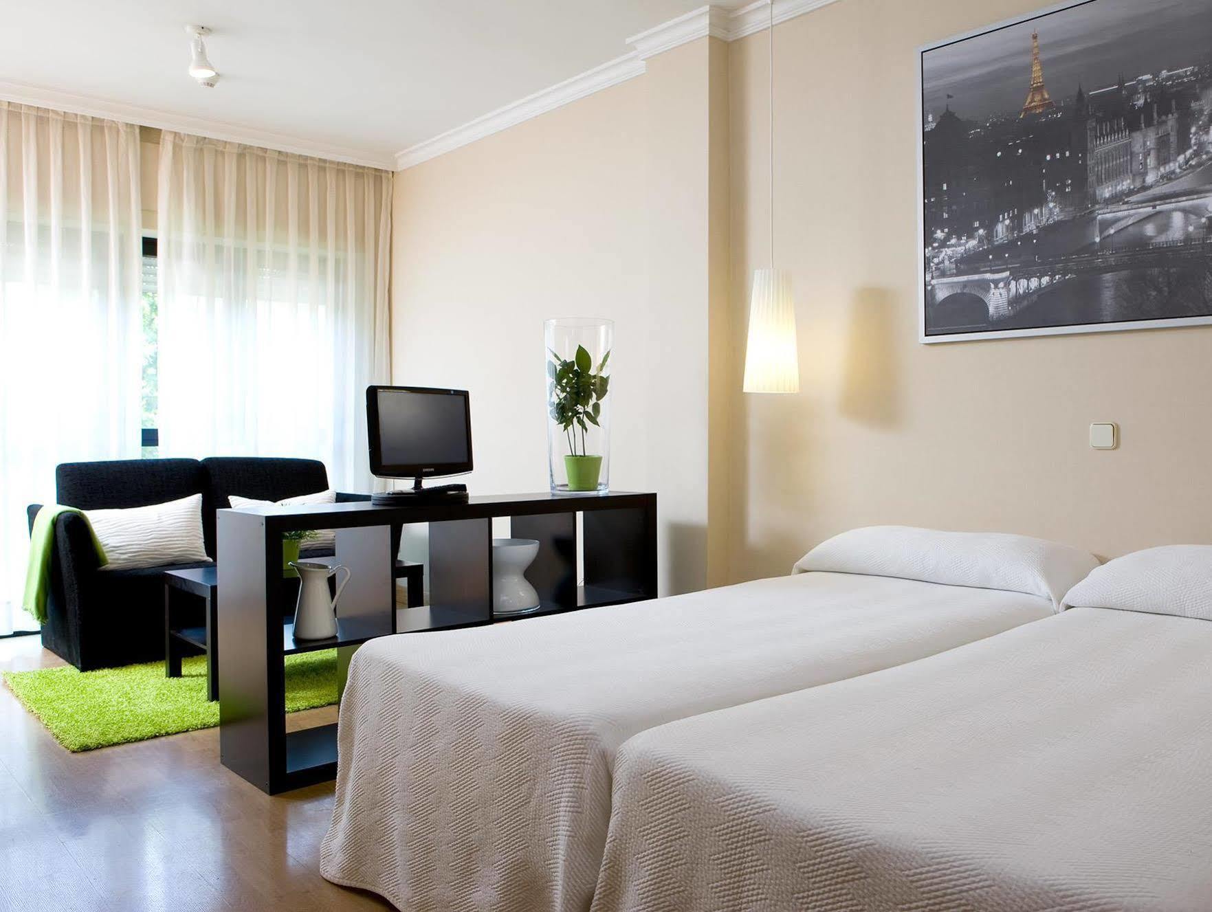 Apartamentos Th La Florida マドリード エクステリア 写真