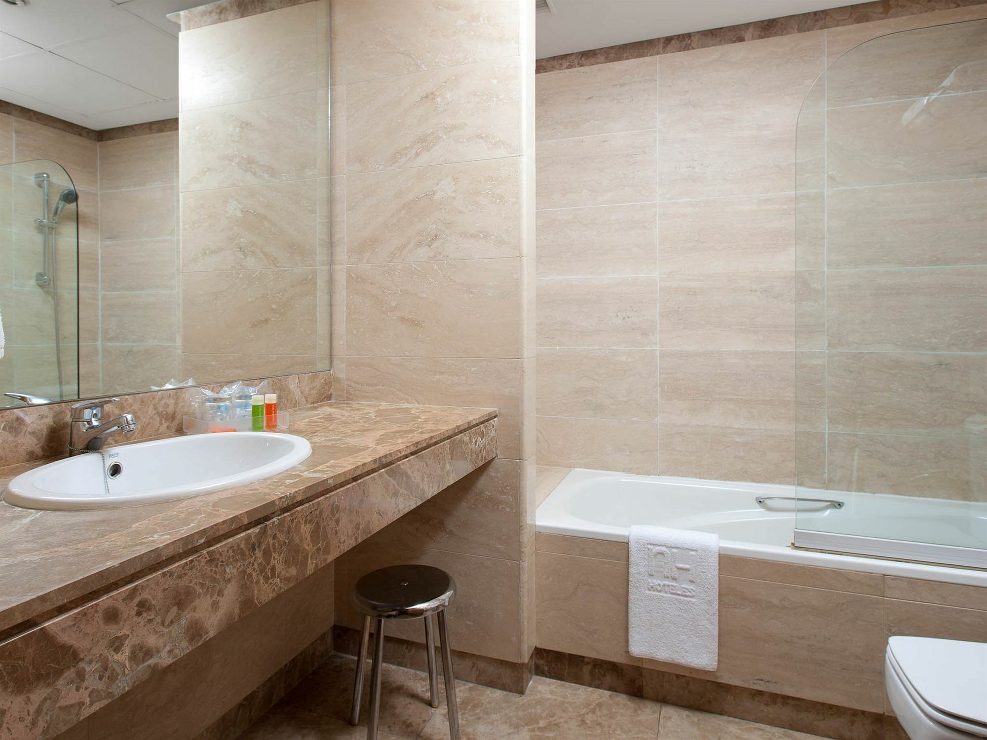 Apartamentos Th La Florida マドリード エクステリア 写真